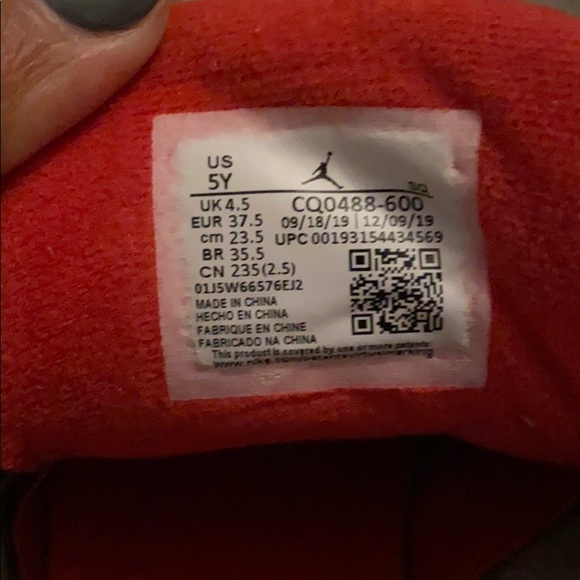 Retro Jordan s US size 5 red worn a few times - Picture 3 of 3